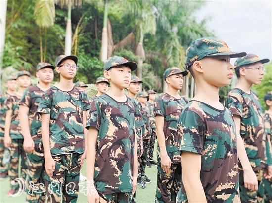 每天出操練軍姿，是“十天集訓(xùn)營”的必修課。