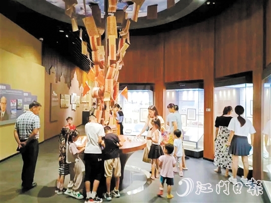 開平豐富的文化展覽，讓市民、游客在這個小長假過得有“知”有味。
