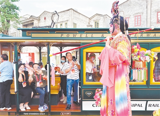 2023華僑華人粵港澳大灣區(qū)大會在我市舉行，全世界通過江門窗口見證僑鄉(xiāng)優(yōu)秀文化魅力、大灣區(qū)發(fā)展活力和中國改革開放成就。