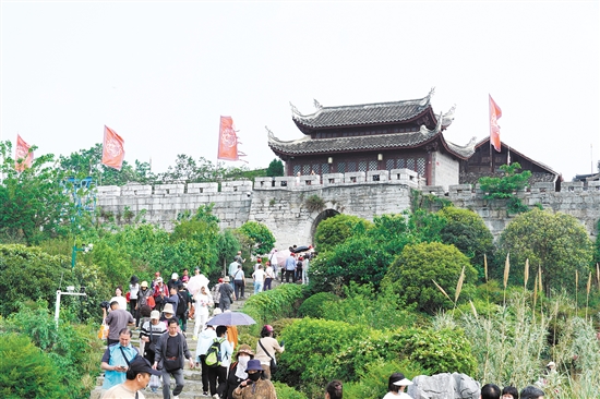 青巖古鎮(zhèn)古色古香。