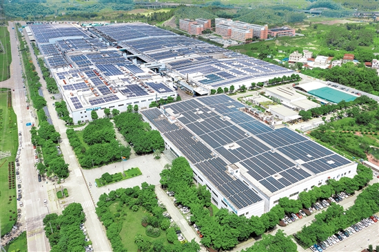 廣東海信電子有限公司位于江沙示范園區(qū)，年產(chǎn)平板電視510萬臺、液晶模組屏640萬片，產(chǎn)品包含4K電視、智能電視等。