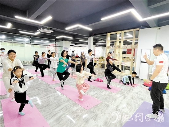 江海區(qū)為產(chǎn)業(yè)工人家庭提供貼心的暑期惠民活動，充實市民暑期生活。劉瓊