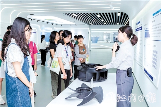 大學(xué)生走進(jìn)廣東奇德新材料股份有限公司，了解江海制造。
