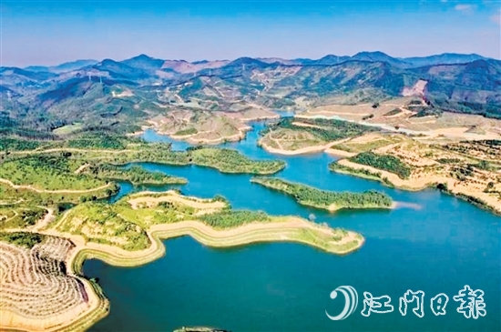 鶴山市源林生態(tài)樂(lè)園項(xiàng)目入選省級(jí)水經(jīng)濟(jì)試點(diǎn)重點(diǎn)項(xiàng)目，是全省社會(huì)資本投資最大的水經(jīng)濟(jì)項(xiàng)目。