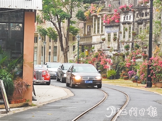 拉力賽吸引了不少來自香港、澳門、深圳、東莞等地的選手參賽，他們駕駛愛車，暢游赤坎華僑古鎮(zhèn)。