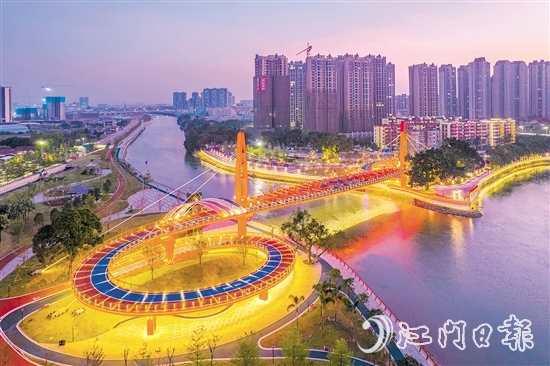 蝶變后的下沙公園，讓周?chē)淖?hù)們享受到家門(mén)口的“小確幸”，吸引了許多健身愛(ài)好者。