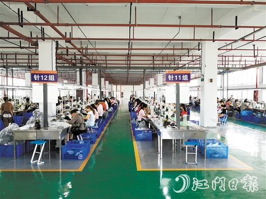 大槐鎮(zhèn)結(jié)合實際，依托廣東百卓鞋業(yè)有限公司，設(shè)立百卓共富車間，為農(nóng)村剩余勞動力提供靈活就業(yè)崗位。