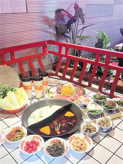 食用一頓火鍋的時(shí)間最好控制在1個(gè)小時(shí)之內(nèi)，次數(shù)以一周一次為宜。