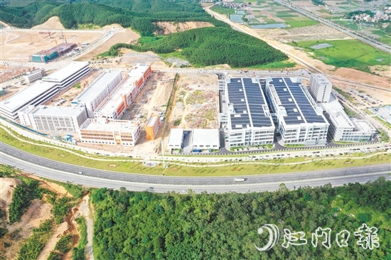正在加快建設(shè)的開平市國際衛(wèi)浴創(chuàng)新基地。