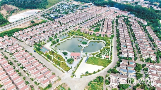 奇榜村積極探索集體經(jīng)濟(jì)創(chuàng)新發(fā)展模式，推動共富廣場等項(xiàng)目落地，向“億元村”目標(biāo)邁進(jìn)。