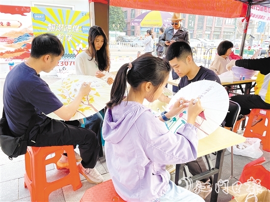 中福社區(qū)創(chuàng)新打造的“親鄰之家”環(huán)境優(yōu)美、設(shè)施齊備。