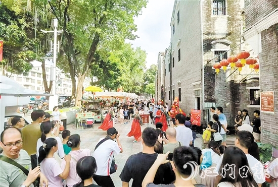 每到節(jié)假日，啟明里一帶總是人氣十足。