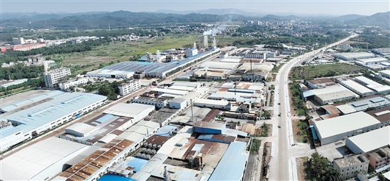 近年來，蒼城鎮(zhèn)共盤活土地約66.67公頃（1000畝），接連引入6個超億元項目落地建設(shè)。