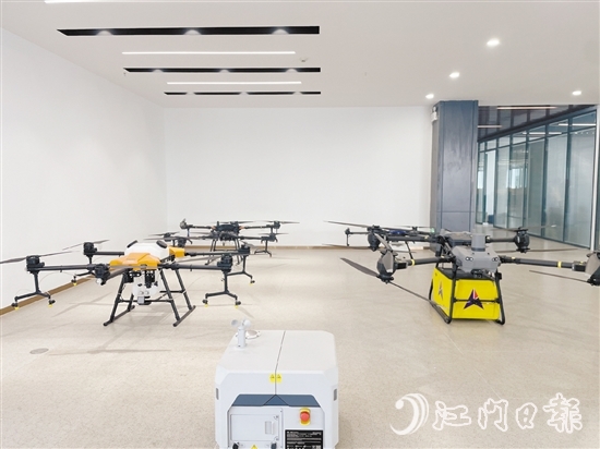 位于江門人才島的廣東啟行內(nèi)擺放著大型無人機(jī)。