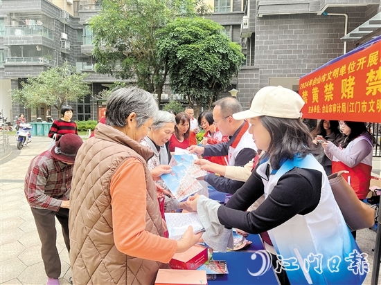 志愿樓長積極參與老舊小區(qū)改造、居民矛盾調(diào)解、物業(yè)監(jiān)管等工作，既是社區(qū)管理的有力幫手，也是居民生活中的貼心伙伴。