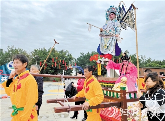 斗山鎮(zhèn)將舉辦浮石飄色巡游活動，市民、游客可近距離觀賞這一集戲劇、魔術(shù)、雜技、音樂、舞蹈于一體的傳統(tǒng)民俗藝術(shù)。圖為資料圖。