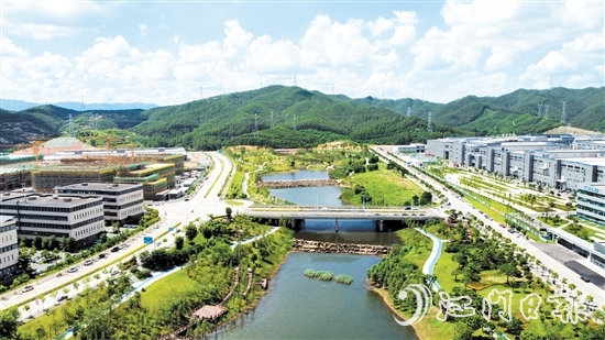 新會智造產業(yè)園鳳山湖園區(qū)。