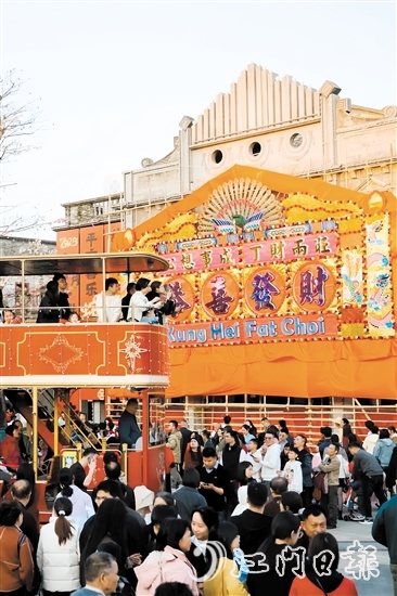 春節(jié)假期，赤坎華僑古鎮(zhèn)游人如織。