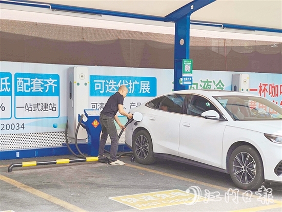 開(kāi)平電動(dòng)汽車市場(chǎng)滲透率不斷提升，市民對(duì)充電基礎(chǔ)設(shè)施的需求日益增長(zhǎng)。