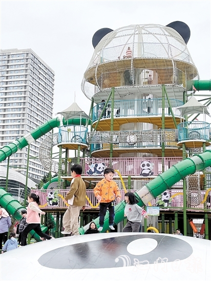 隨著無動力樂園陸續(xù)開業(yè)，“樂園經(jīng)濟(jì)”明顯升溫。