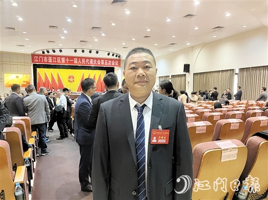 蓬江區(qū)人大代表、環(huán)市街道群星經(jīng)聯(lián)社黨支部書記、經(jīng)聯(lián)社社長(zhǎng)謝枝華