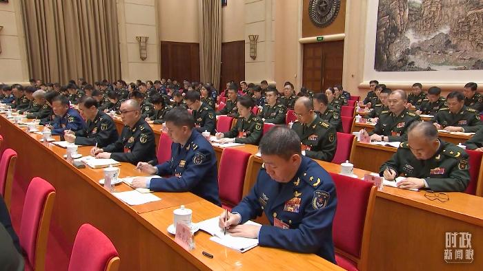 △2025年3月7日，解放軍和武警部隊代表團全體會議現(xiàn)場。