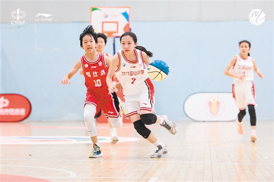 新會(huì)區(qū)平山小學(xué)女子籃球隊(duì)是我市唯一一支參賽代表隊(duì)。