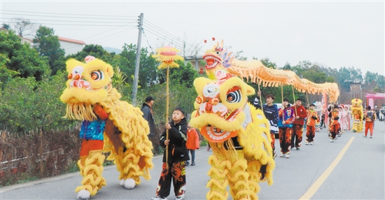 本次嘉年華包括金龍、醒獅、“花仙子”巡游等活動內容。