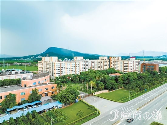 近年來，開平市構(gòu)建生物醫(yī)藥產(chǎn)業(yè)生態(tài)“強(qiáng)磁場”，加速了產(chǎn)業(yè)集聚。圖為位于沙塘鎮(zhèn)的開平牽牛生化制藥有限公司。