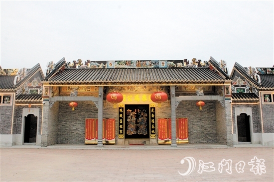 復(fù)春馮公祠建筑雄偉大氣，是典型的嶺南祠堂特色建筑。
