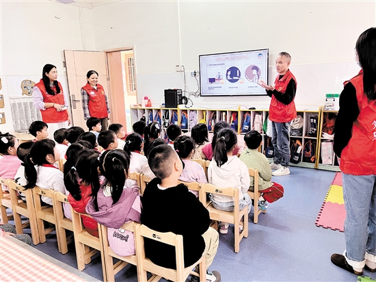 江門市中心醫(yī)院構(gòu)建立體化科普體系。