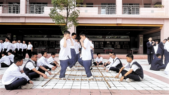 開平以體育為抓手的改革，讓孩子們在運動中強健體魄。