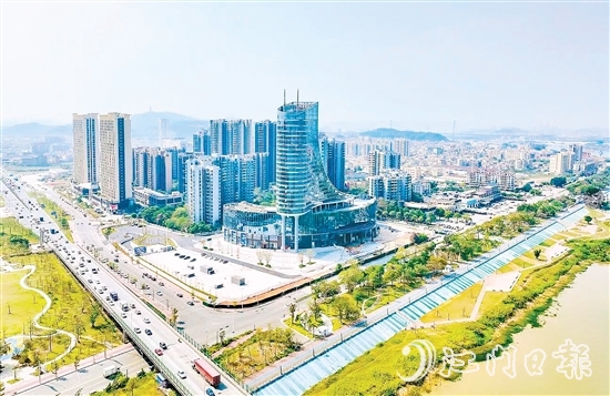 從工業(yè)重鎮(zhèn)到宜居新城，外海書寫“煙火氣”與“國際范”并存的“城市美學(xué)”。圖為外海希岸酒店。邱昱