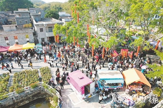 2024年，逾50萬人次游客在桂水村流連于僑村書屋、青年部落、濕地花海與非遺展演之間。