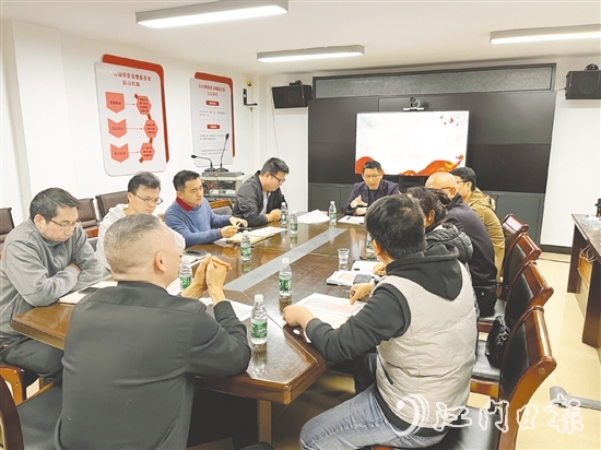 斗山鎮(zhèn)迅速組織司法所、農(nóng)辦、規(guī)劃辦、國(guó)土所、派出所、綜合行政執(zhí)法部門(mén)等召開(kāi)分析研判會(huì)議。