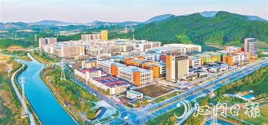 鳥瞰新會智造產(chǎn)業(yè)園大澤園區(qū)。