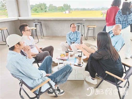 經(jīng)過修葺的謝永寬故居不僅在庭院設(shè)計(jì)上融入紅色文創(chuàng)元素，還在周邊創(chuàng)新引入稻田咖啡館業(yè)態(tài)。