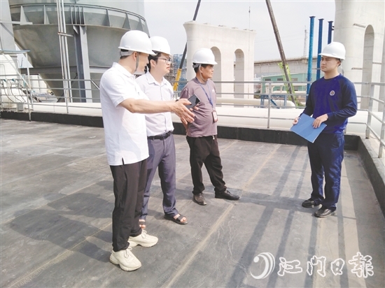 三江鎮(zhèn)多個(gè)部門(mén)到企業(yè)開(kāi)展“綜合一體查”上門(mén)服務(wù)行動(dòng)。