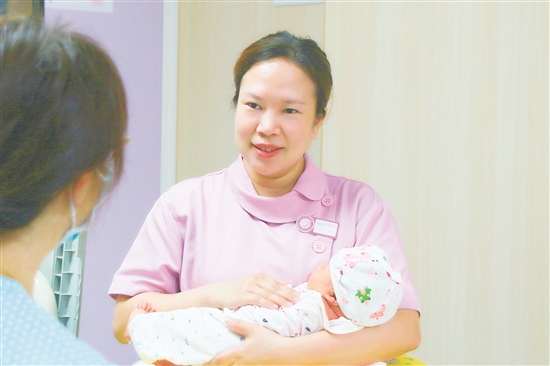 姓名：楊倩華