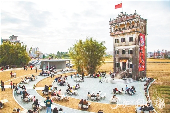 位于赤坎鎮(zhèn)紅溪村委會(huì)的“鷹村營地”，不少市民、游客前來享受“慢生活”。