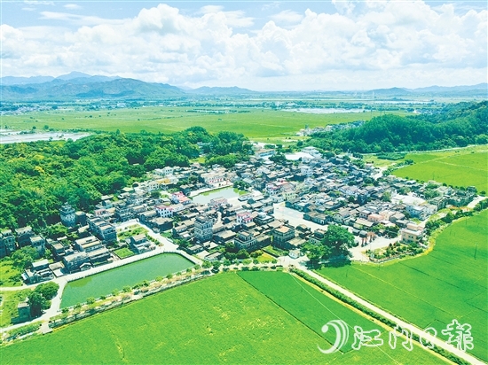 斗山鎮(zhèn)橫江村聚焦和美鄉(xiāng)村建設(shè)，以“宜居宜業(yè)宜游”為著力點(diǎn)推動(dòng)鄉(xiāng)村振興，在產(chǎn)業(yè)、生態(tài)、民生等領(lǐng)域持續(xù)發(fā)力。