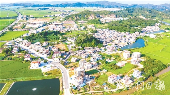 赤溪鎮(zhèn)長安村以土地盤活、環(huán)境整治、基建升級(jí)、治理創(chuàng)新為抓手，借“百千萬工程”東風(fēng)破繭成蝶。