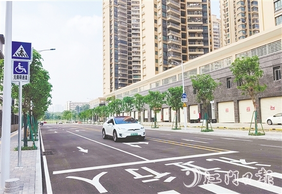 3條城市支路的建成投用，不僅提升了城市的形象和品質(zhì)，更優(yōu)化了城市的交通網(wǎng)絡，解決了群眾的出行難題。圖為新建的僑安路。