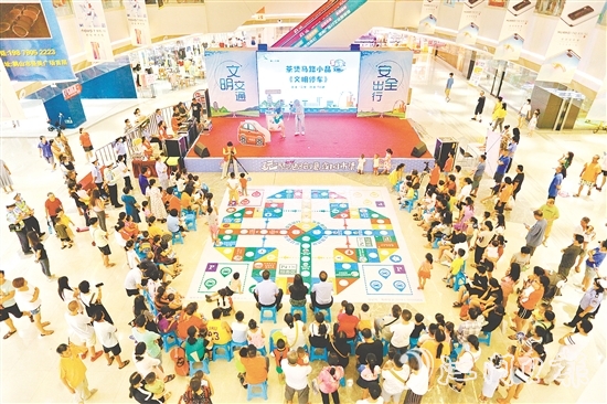 鶴山市有序開展、深化推進全國文明城市創(chuàng)建十大專項整治及十大文明提升行動，全面提升城市精細化管理水平。