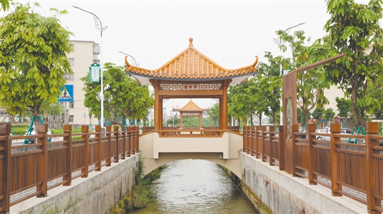 修復(fù)后的涼亭成為周邊居民休閑的好去處。
