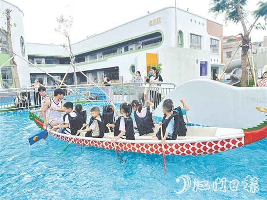 江海區(qū)各級(jí)黨群服務(wù)中心常態(tài)化開展龍舟體驗(yàn)活動(dòng)。