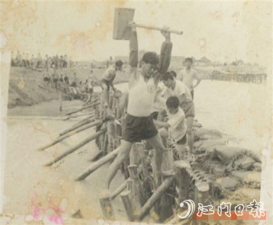 1958年9月，恩平拉開錦江水庫建設(shè)的序幕。