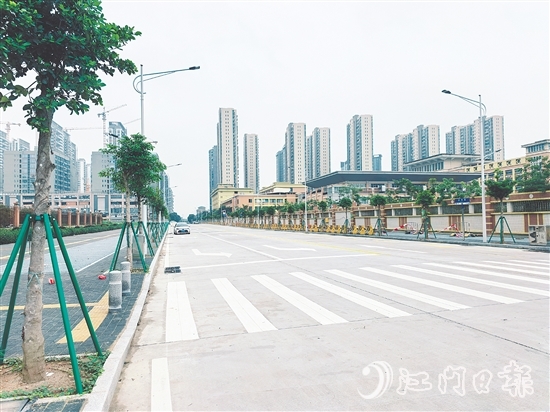 人大代表提出關(guān)于解決源清路道路問題的建議得到相關(guān)部門重視，在人大力量的推動下，源清路終于通車。