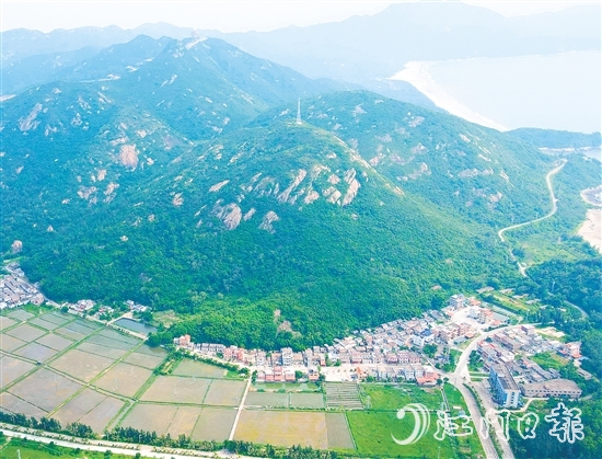 川島鎮(zhèn)飛東村依山傍海，擁有豐富美麗的旅游資源。