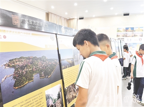 本次展覽系統(tǒng)展示中國擁有的包括“開平碉樓與村落”在內(nèi)的59項世界文化遺產(chǎn)、自然遺產(chǎn)及文化與自然雙重遺產(chǎn)。